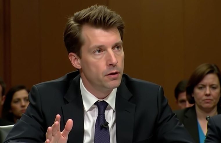 Sam Altman Washingtonban lobbizott a lazább MI-szabályozásért